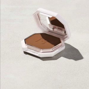 Fenty Beauty #400 Pro Filt’r Soft Matte Powder Foundation